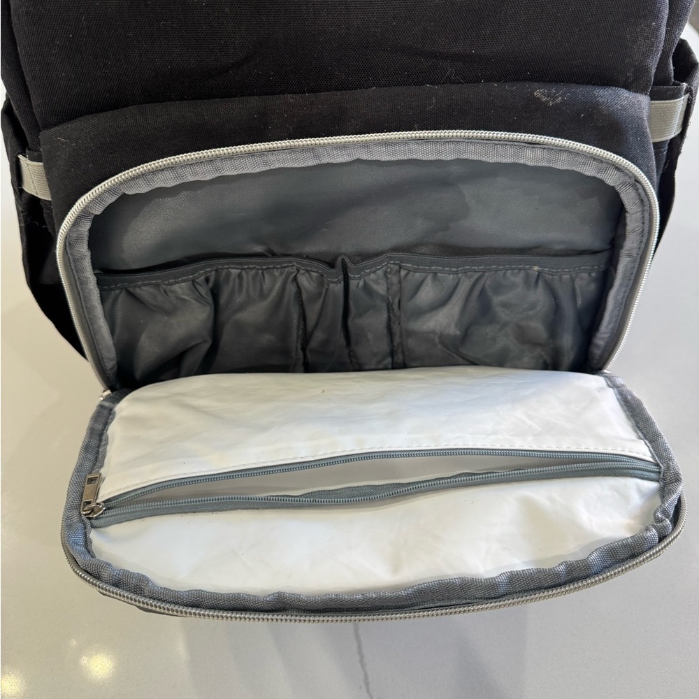 Black Diaper Bag 3 in 1 Changing Bassinet - Picture 3 of 11